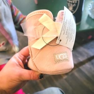 Brand New Toddler Girl Ugg Boots size 4 Jesse Bow II faux suede
